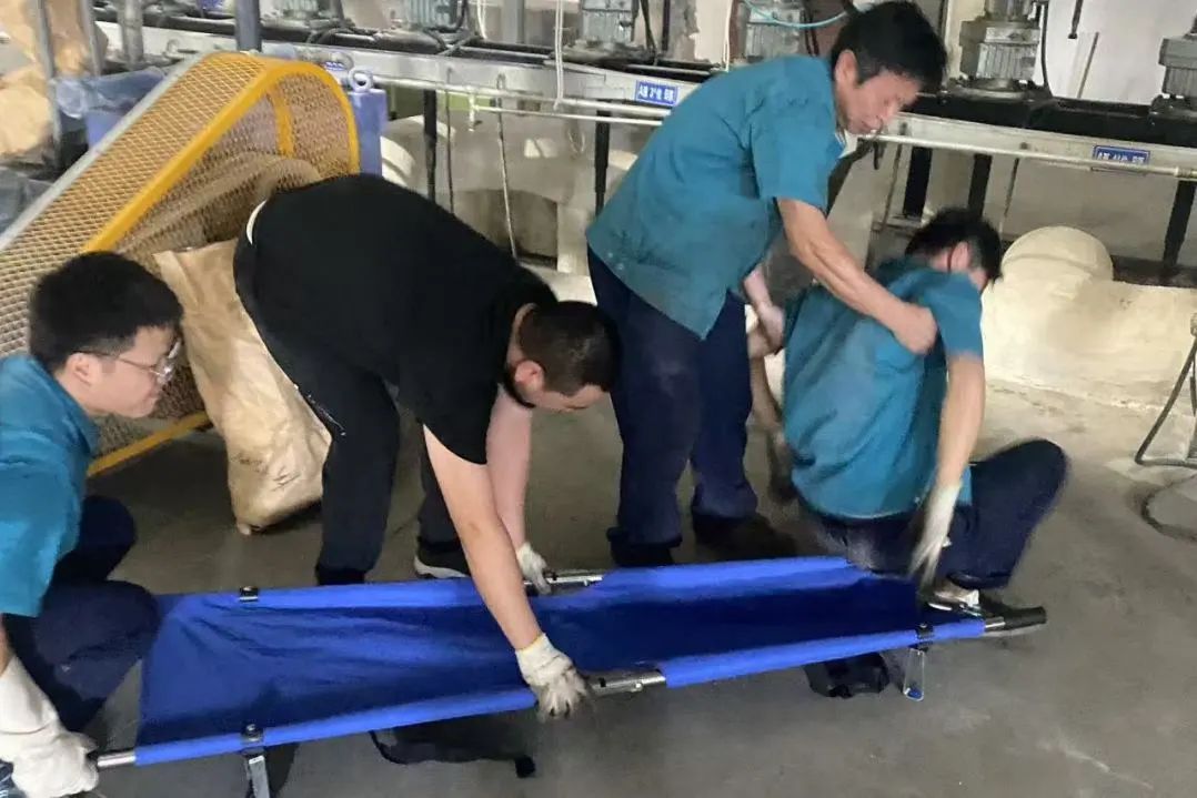 Changshu polyester conducts emergency liberandum terebro ad Heatstroke per caliditas